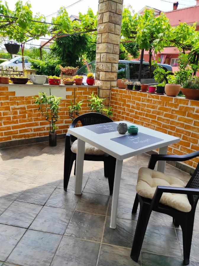 Apartamento Casa Nostra II Funtana Exterior foto